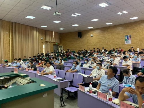 飲食服務(wù)中心召開燃?xì)饧笆称钒踩ぷ鲿h