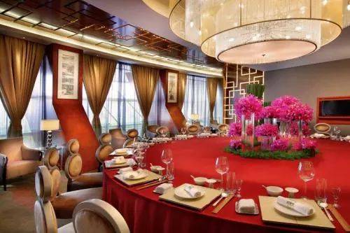 餐飲服務(wù)對服務(wù)員的要求是 兩快 三多 四特殊