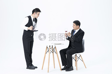 專業(yè)品酒服務(wù) 提升餐飲體驗(yàn)的關(guān)鍵環(huán)節(jié)